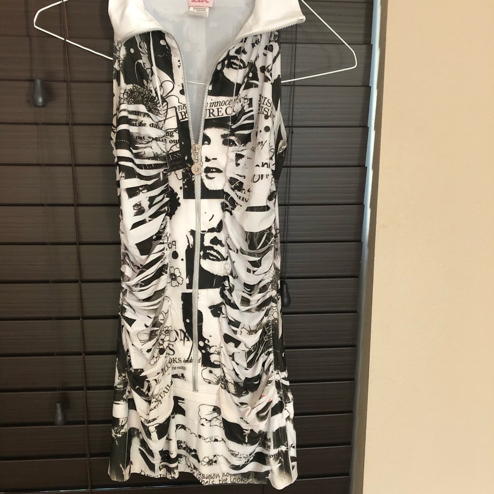 2 shirts 👚👚 - Picture 5 of 7